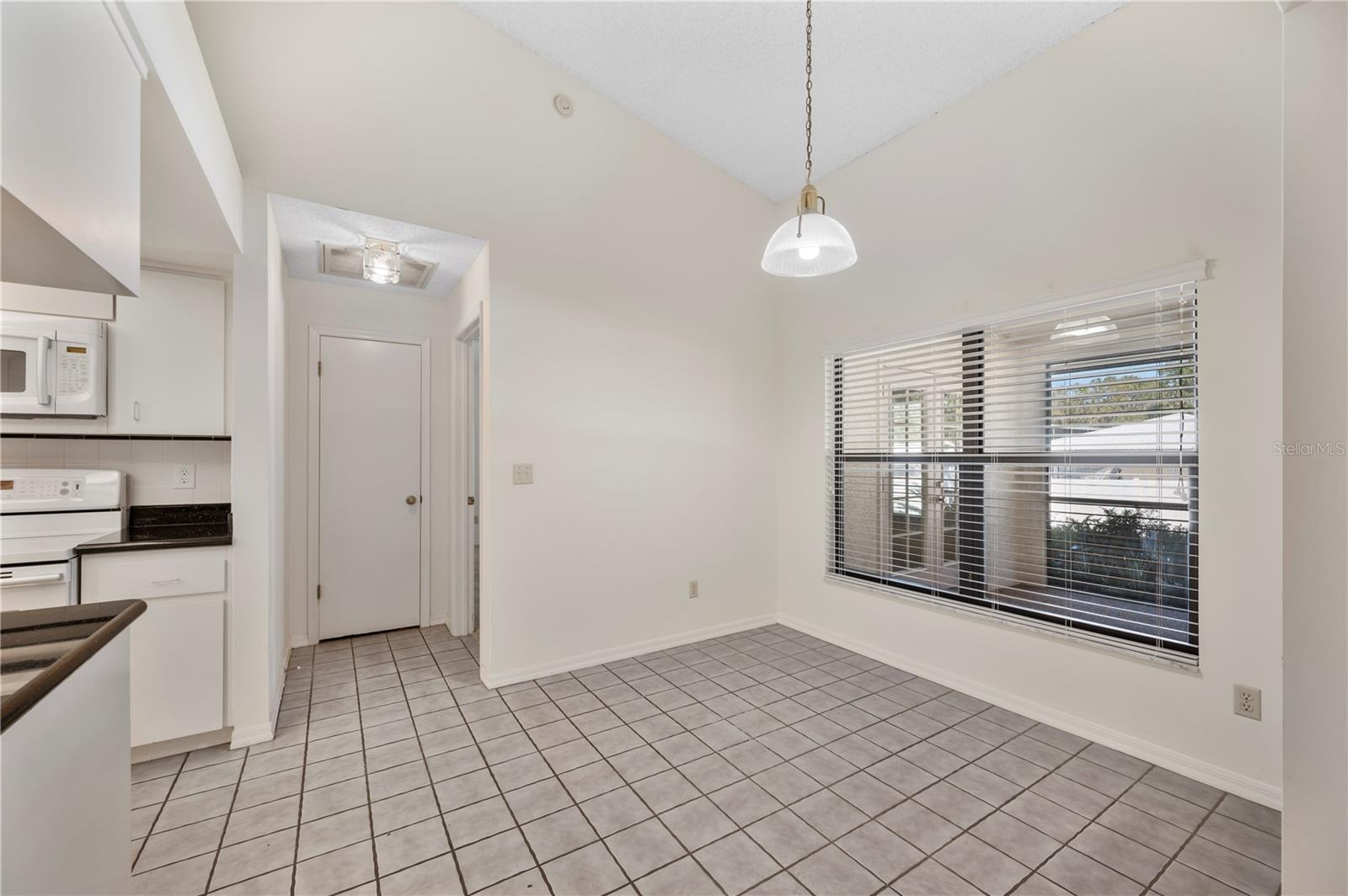 DEER BROOKE - Residential