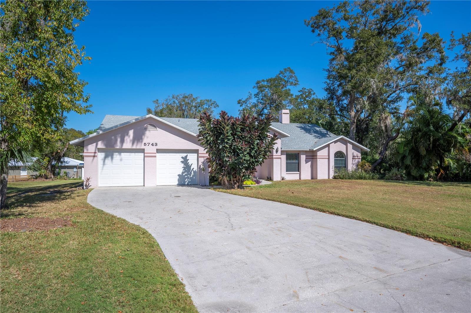 DEER BROOKE - Residential