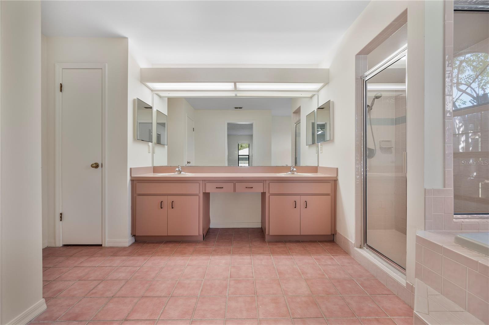 DEER BROOKE - Residential