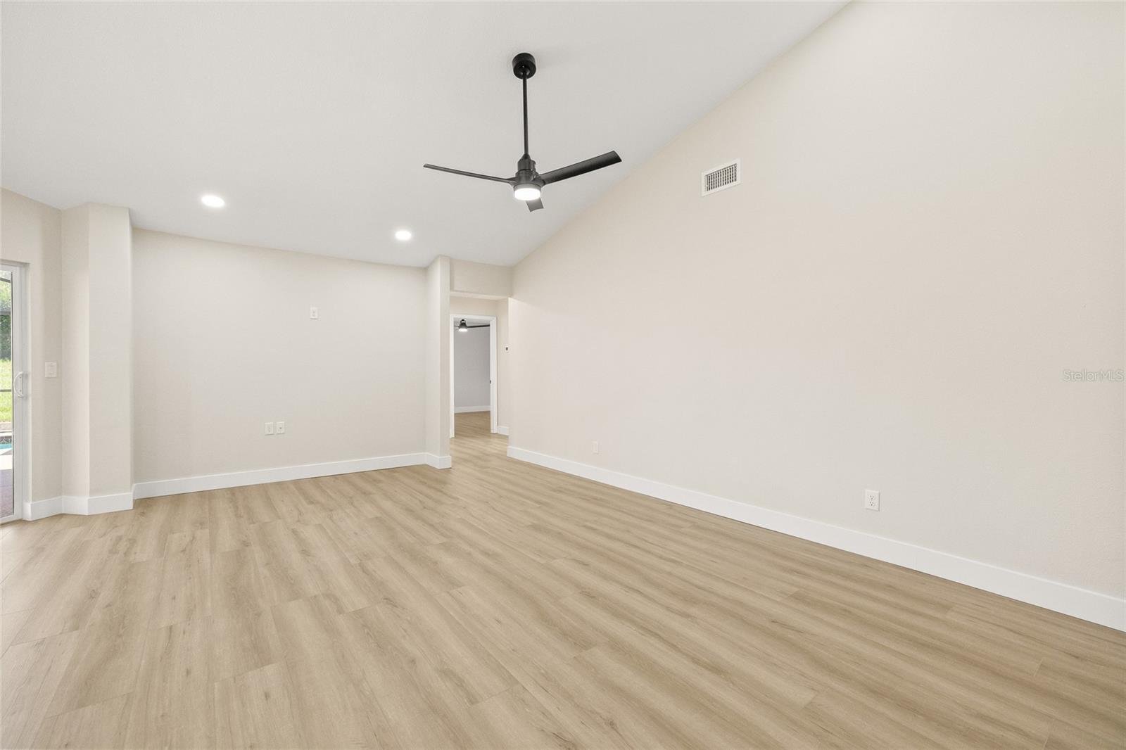 BARRINGTON HILLS - Residential