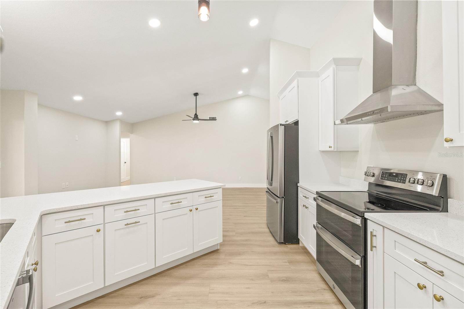 BARRINGTON HILLS - Residential