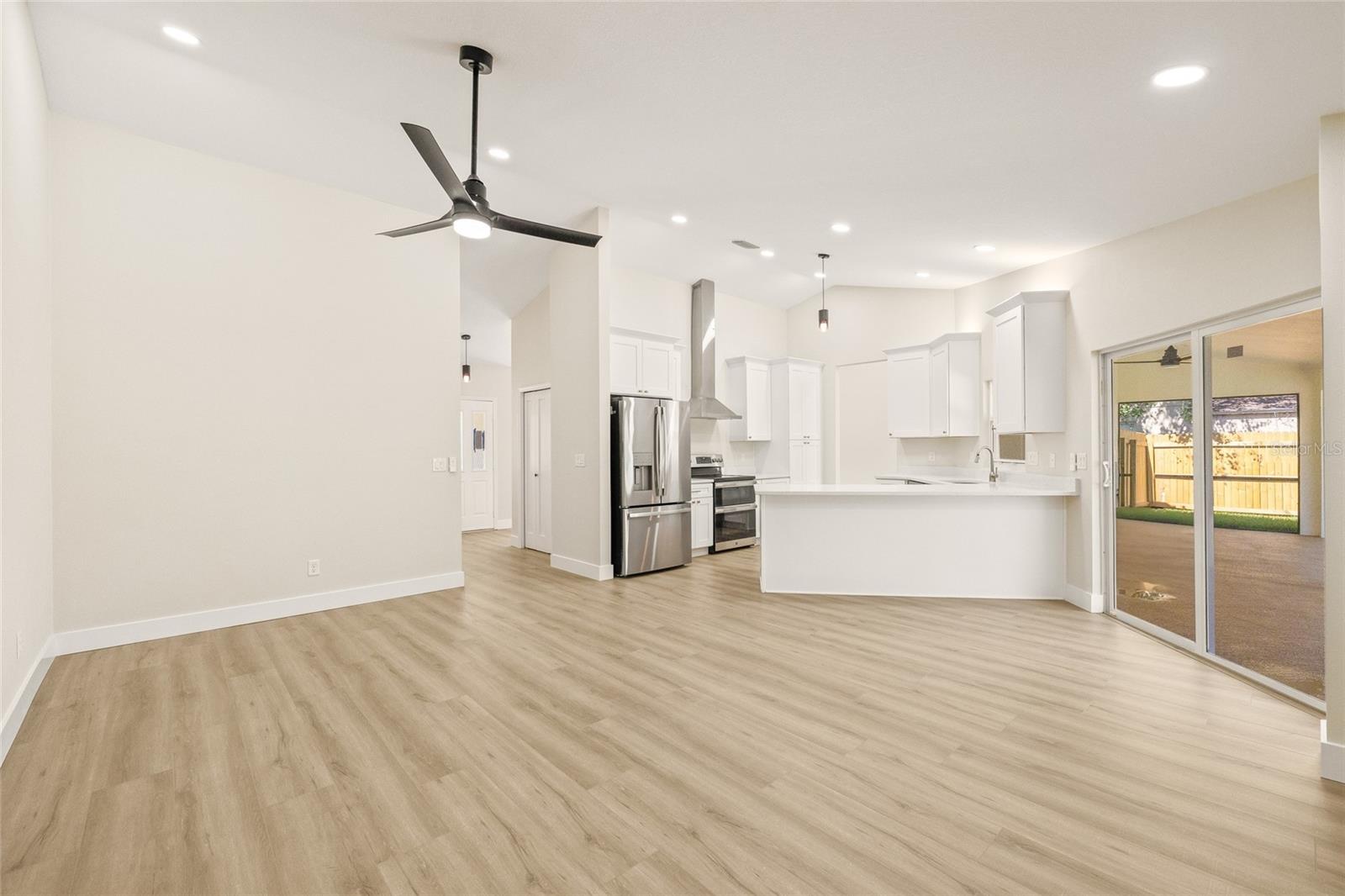 BARRINGTON HILLS - Residential