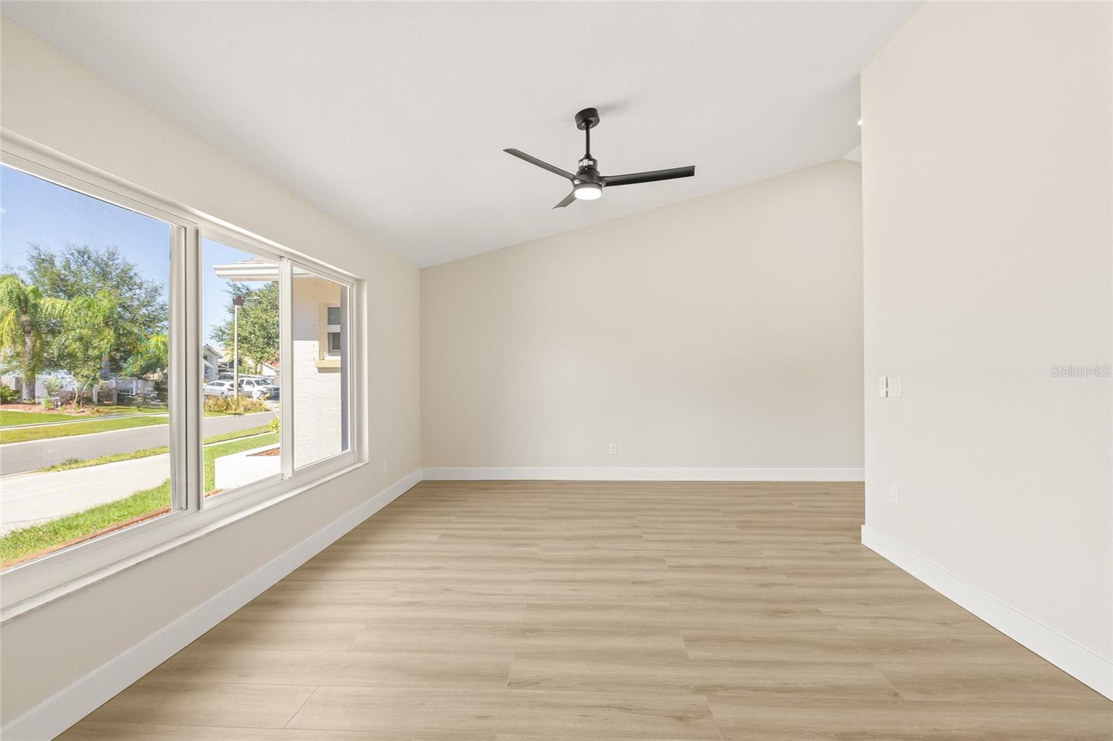 BARRINGTON HILLS - Residential
