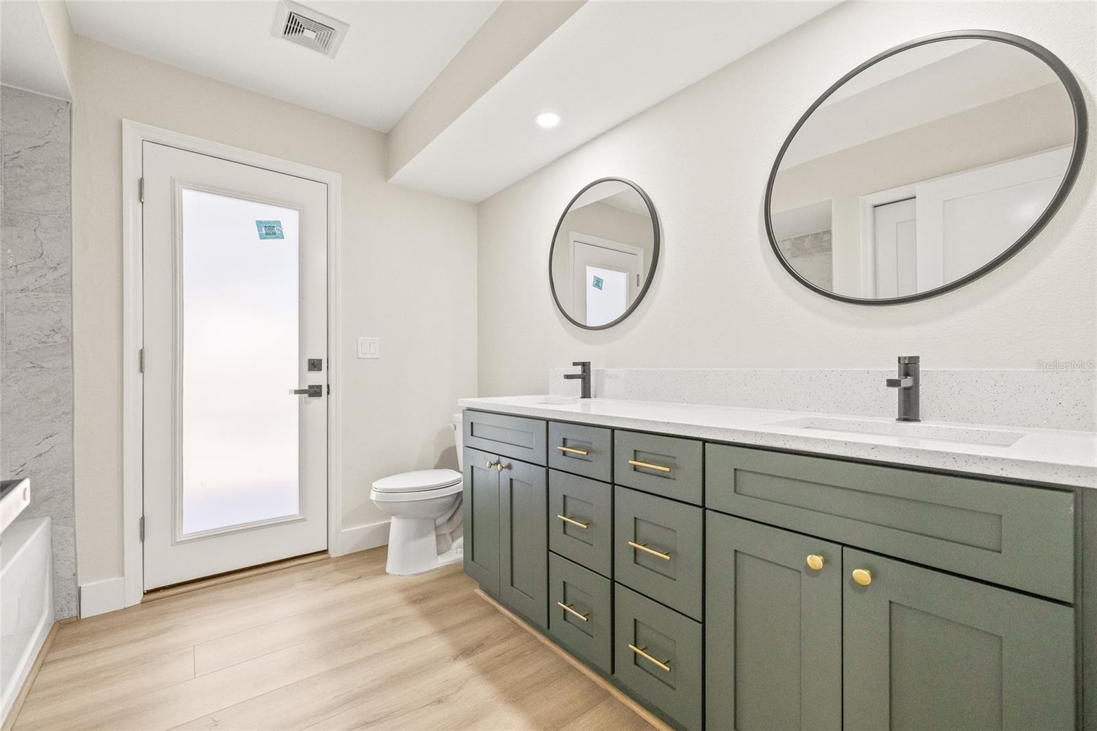 BARRINGTON HILLS - Residential