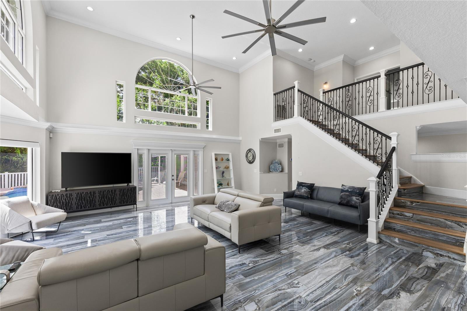 CRENSHAW LAKES - Residential
