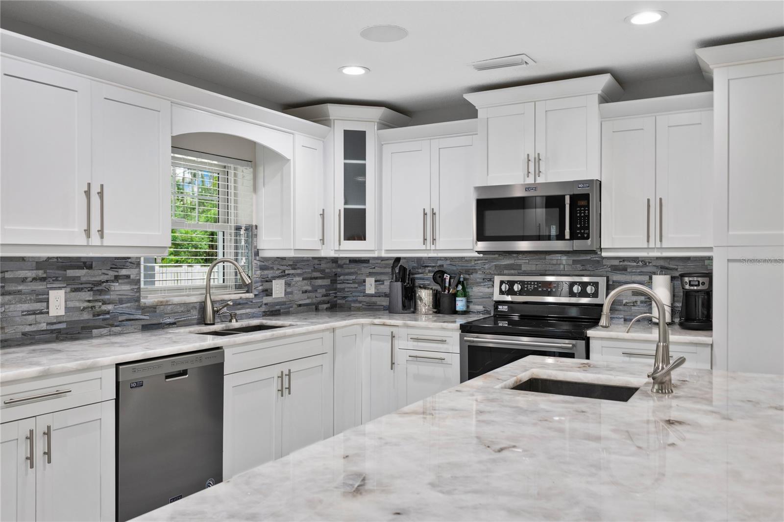 CRENSHAW LAKES - Residential