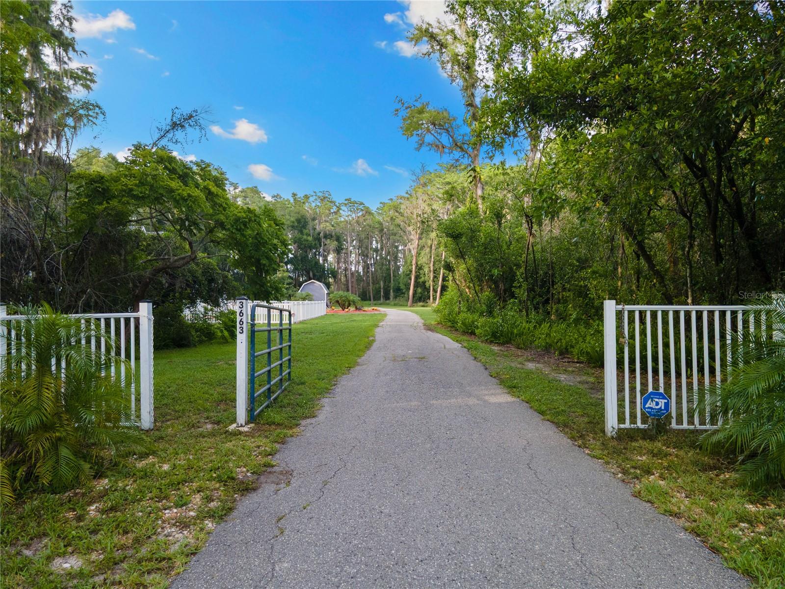 CRENSHAW LAKES - Residential