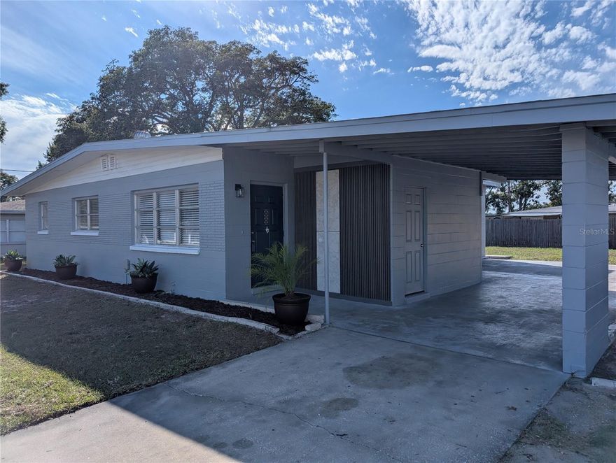 FIRST TIME HOMEBUYER OR INVEST0R , THIS 3 BEDROOM 1 BATH HOME IS LOCATED IN EASTLAKE PARK RIGHT ACROSS STREET FROM HARD ROCK CASINO, HAS LARGE LOT AND QUICK ACCESS TO I-4 AND DOWNTOWN. FRESHLY PAINTED INSIDE AND OUT, NEW LAMINATE FLOORING AND NEW RENOVATED BATHROOM. GREAT OPPORTUNITY FOR AIRBNB .