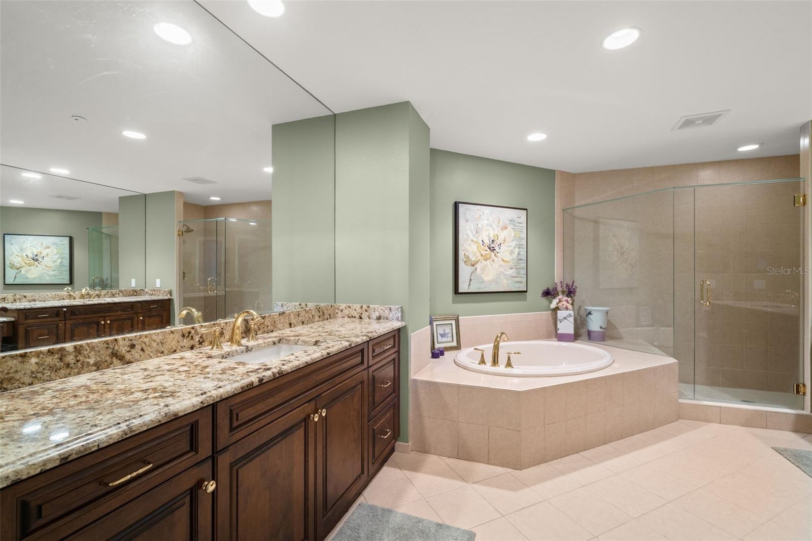 THE BELLAMY ON THE BAYSHORE A - Residential