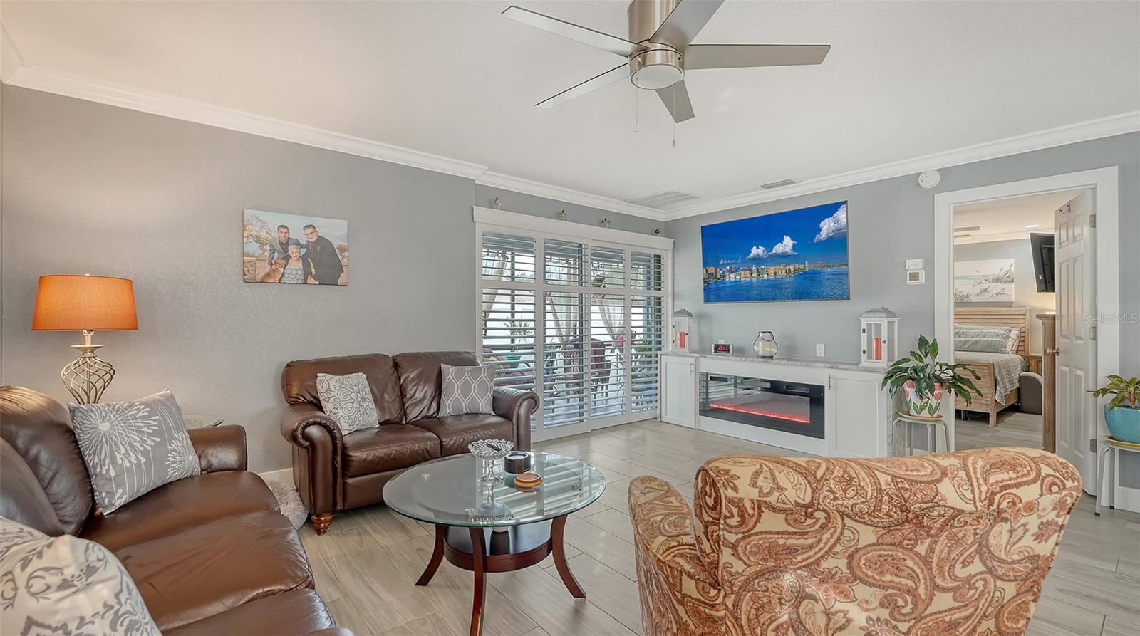 205 OAK HILL DRIVE 7