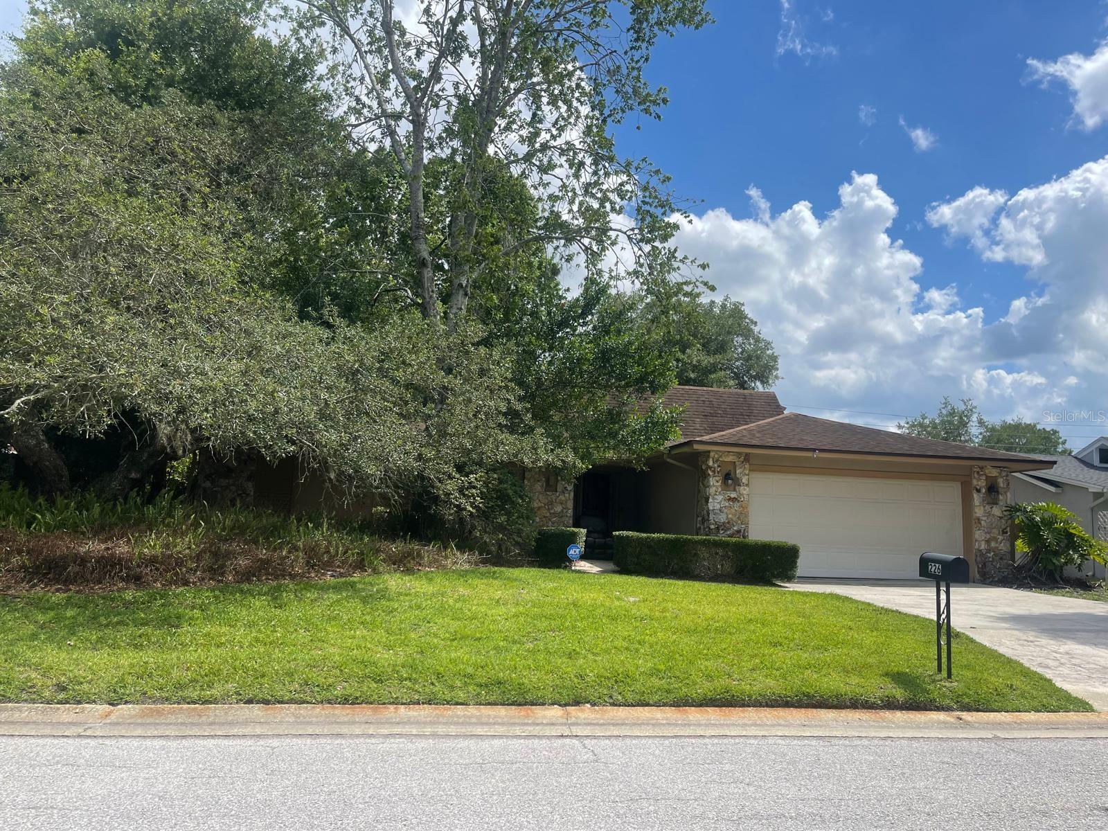 226 W CUMBERLAND CIRCLE