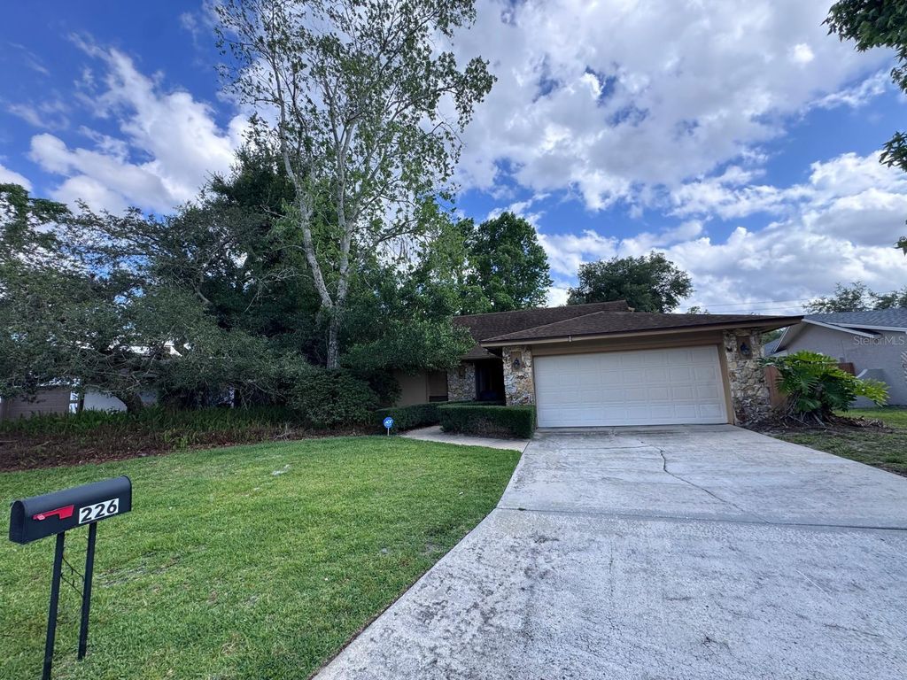 Photo of 226 W Cumberland Circle, Longwood, FL 32779 (MLS # O6408998)