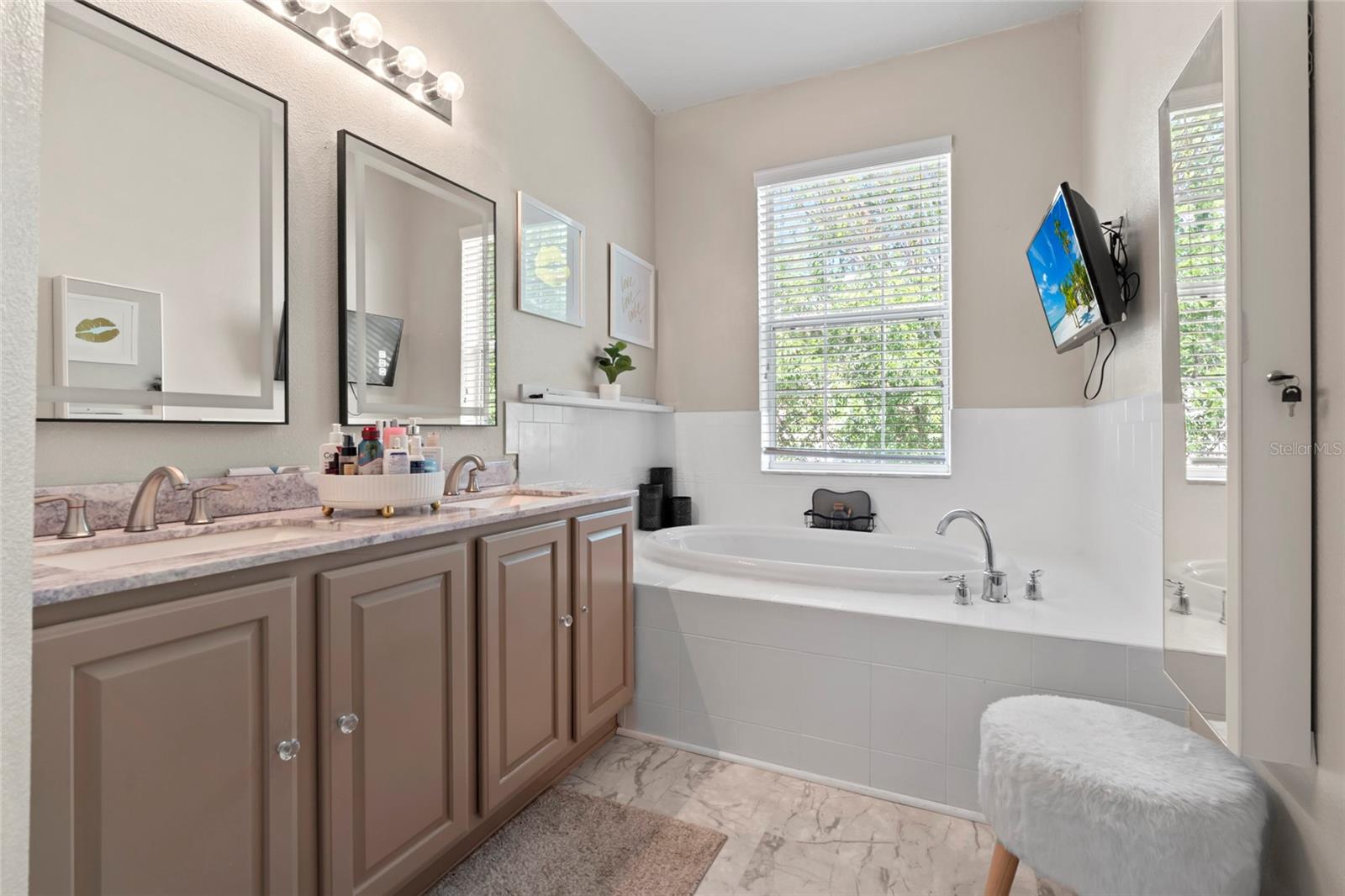 BAYOU GRANDE TOWNHOME COMMUNITY - Residential