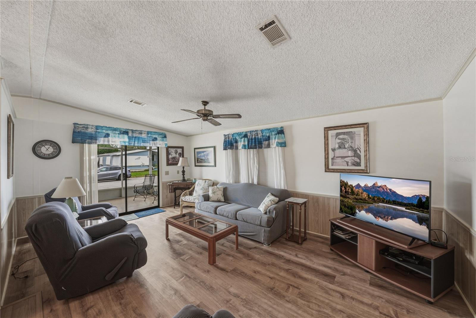 COLONY HILLS COMMUNITY - Residential