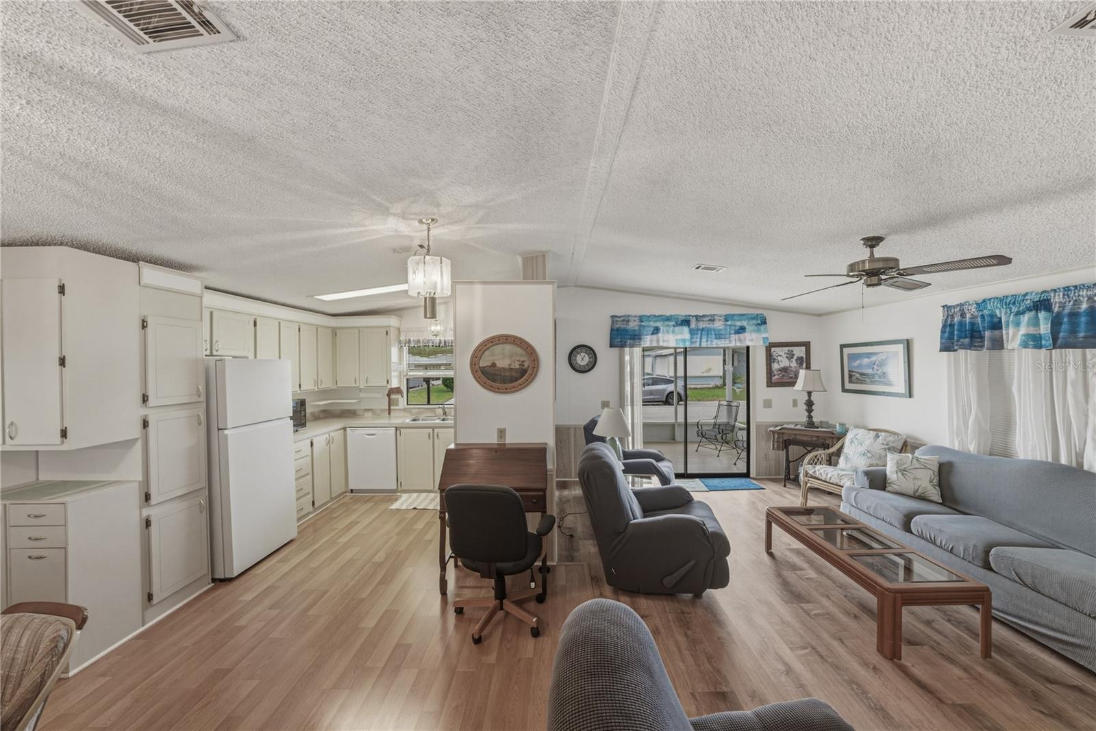 COLONY HILLS COMMUNITY - Residential