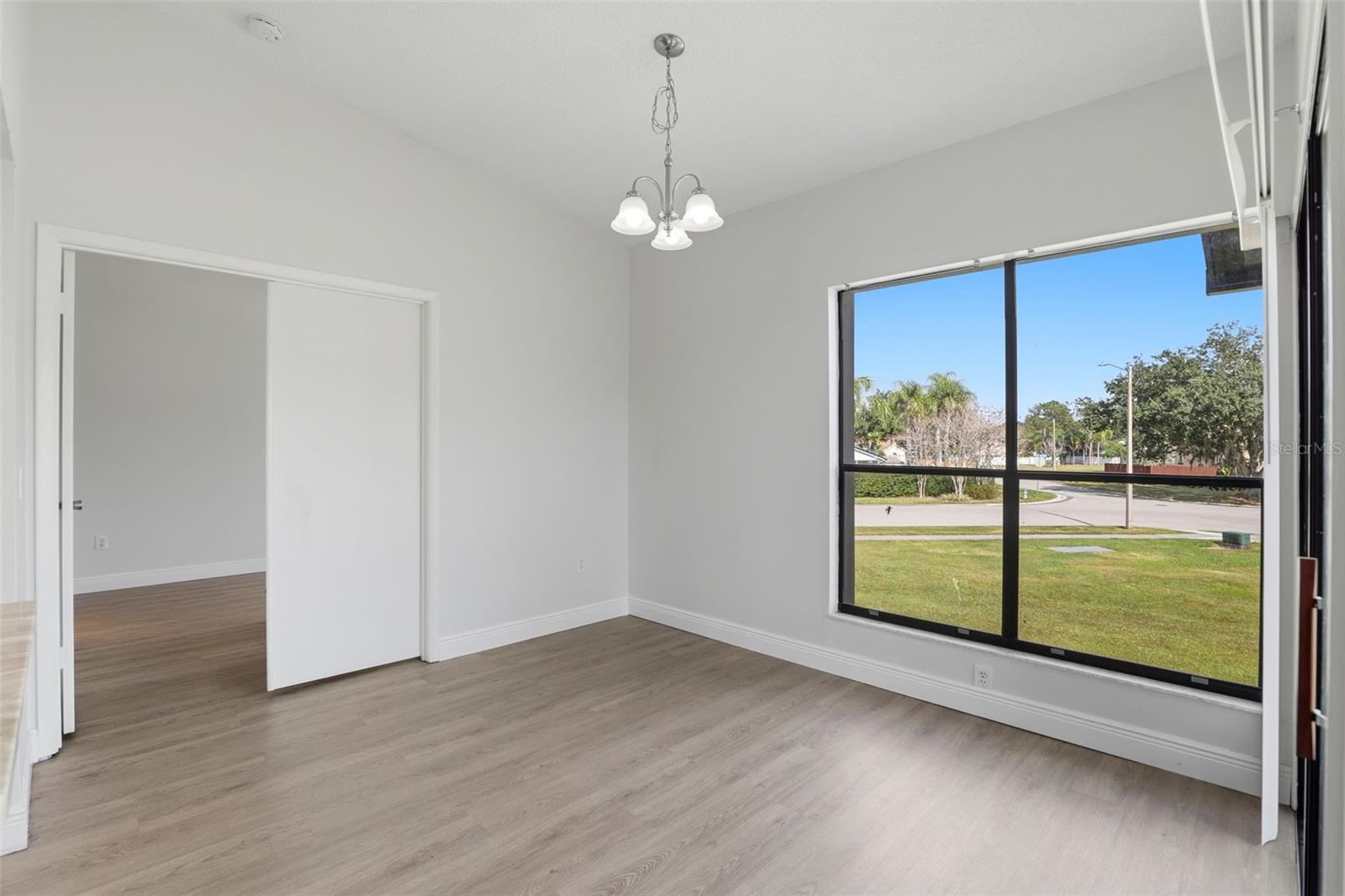 R C WORLD CONDO 01 - Residential