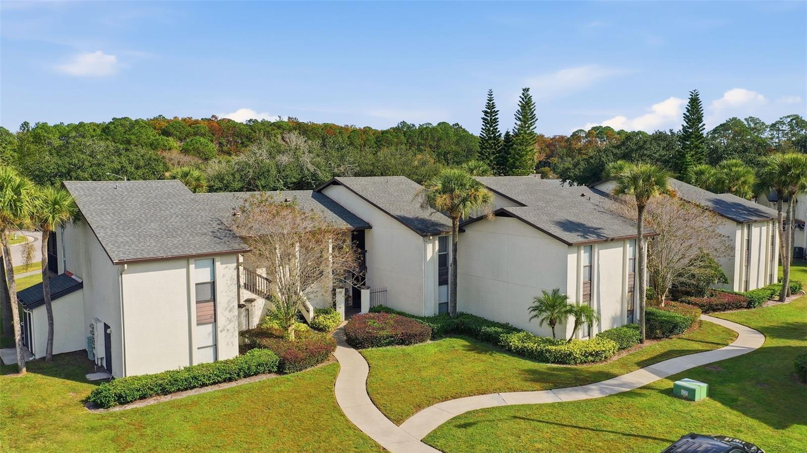 R C WORLD CONDO 01 - Residential