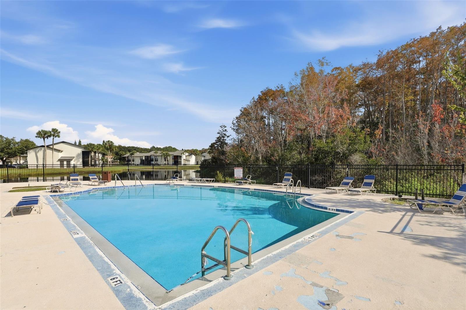 R C WORLD CONDO 01 - Residential