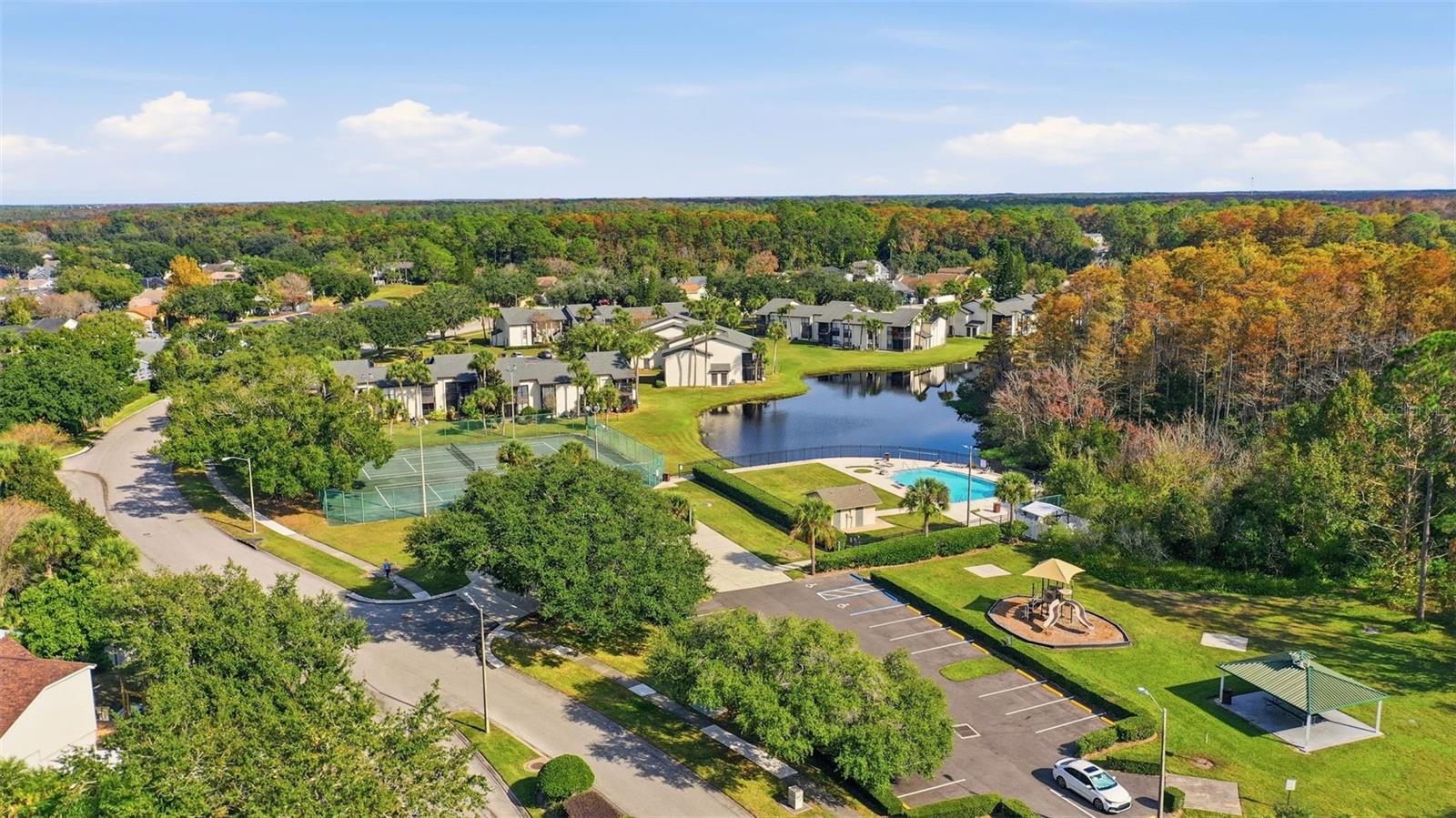 R C WORLD CONDO 01 - Residential