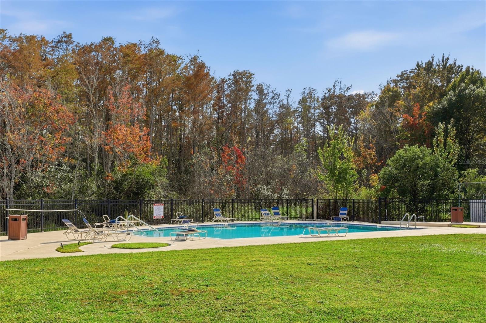 R C WORLD CONDO 01 - Residential