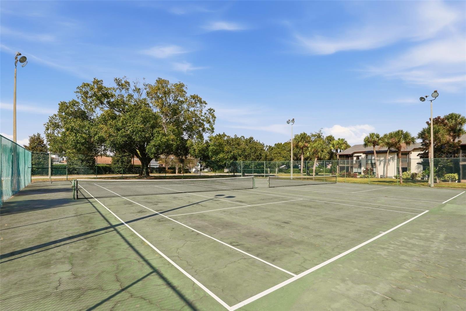 R C WORLD CONDO 01 - Residential