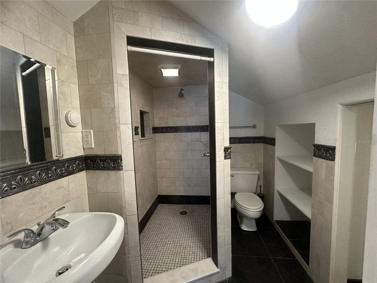 WEST LAND - Residential Lease