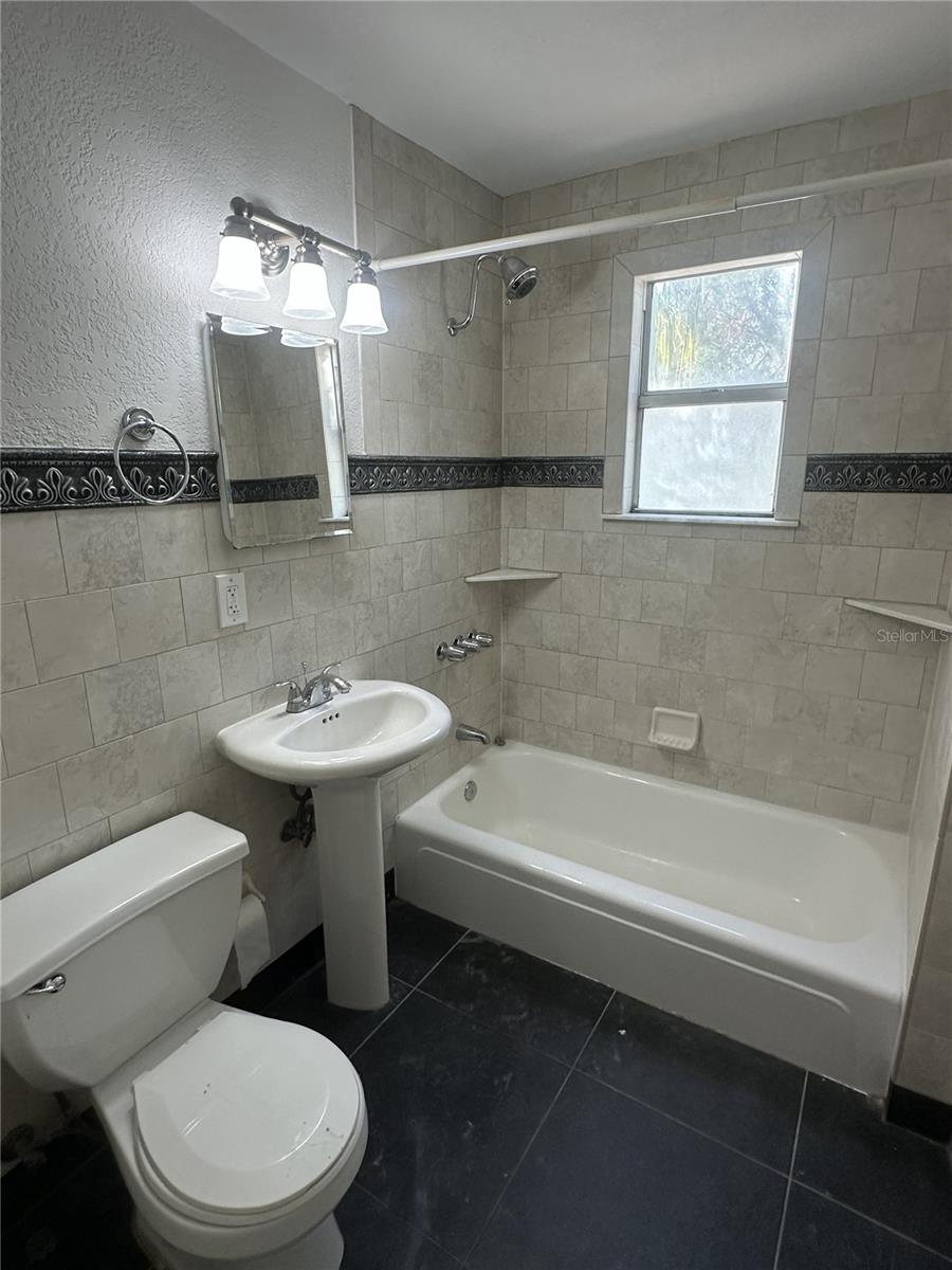 WEST LAND - Residential Lease