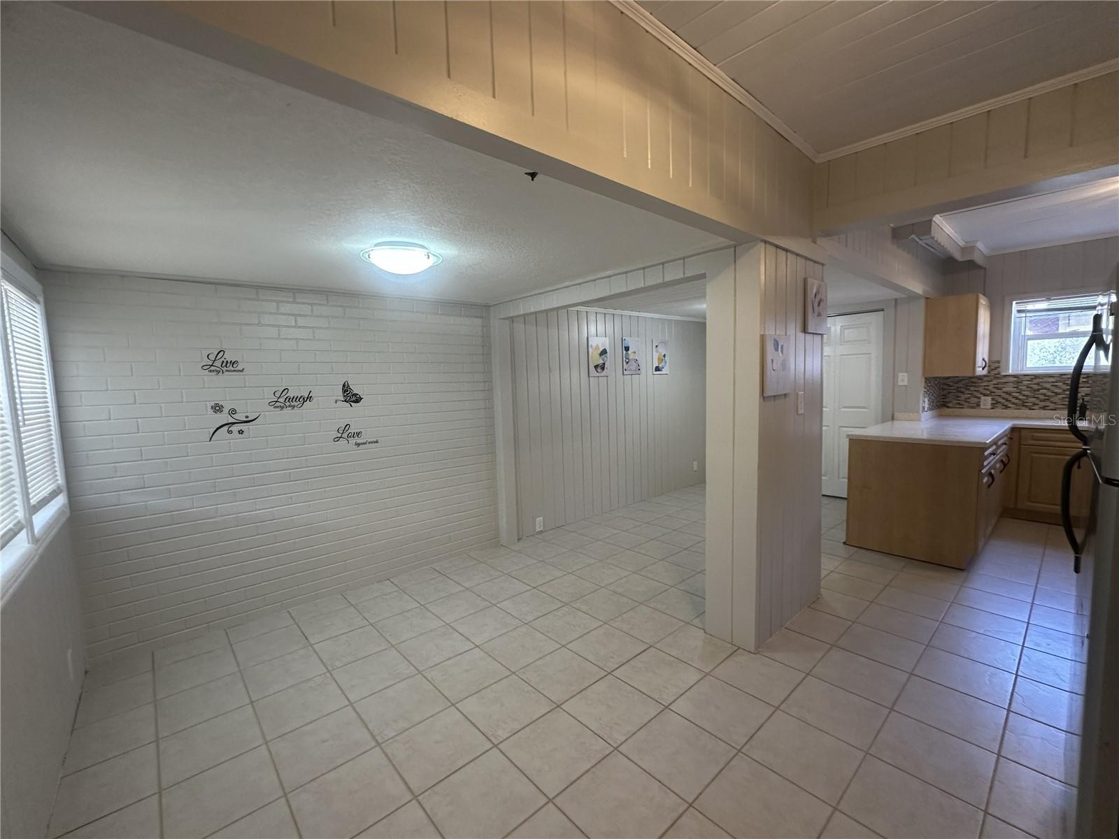 WEST LAND - Residential Lease