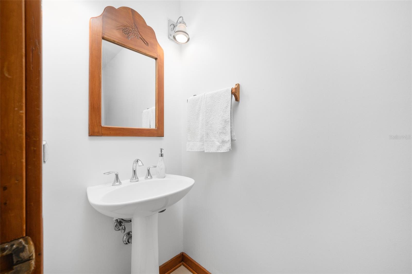 TOMOCA HILLS - Residential Lease