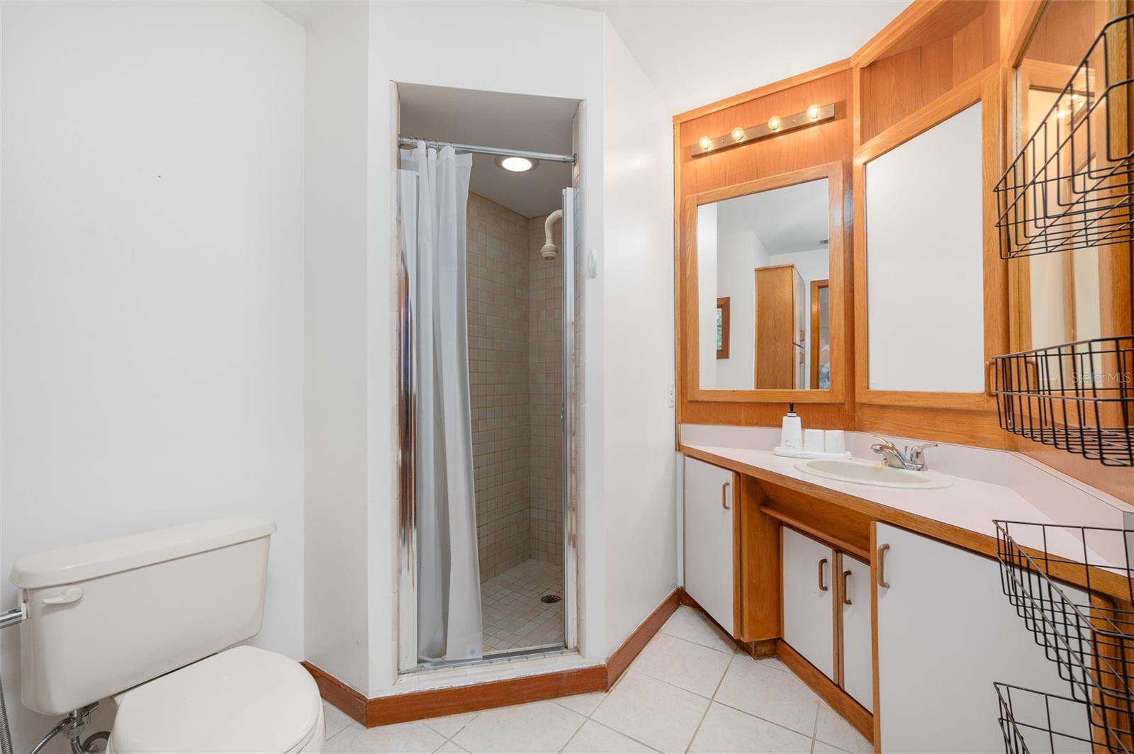 TOMOCA HILLS - Residential Lease