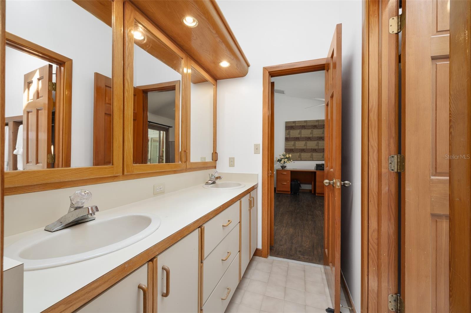 TOMOCA HILLS - Residential Lease