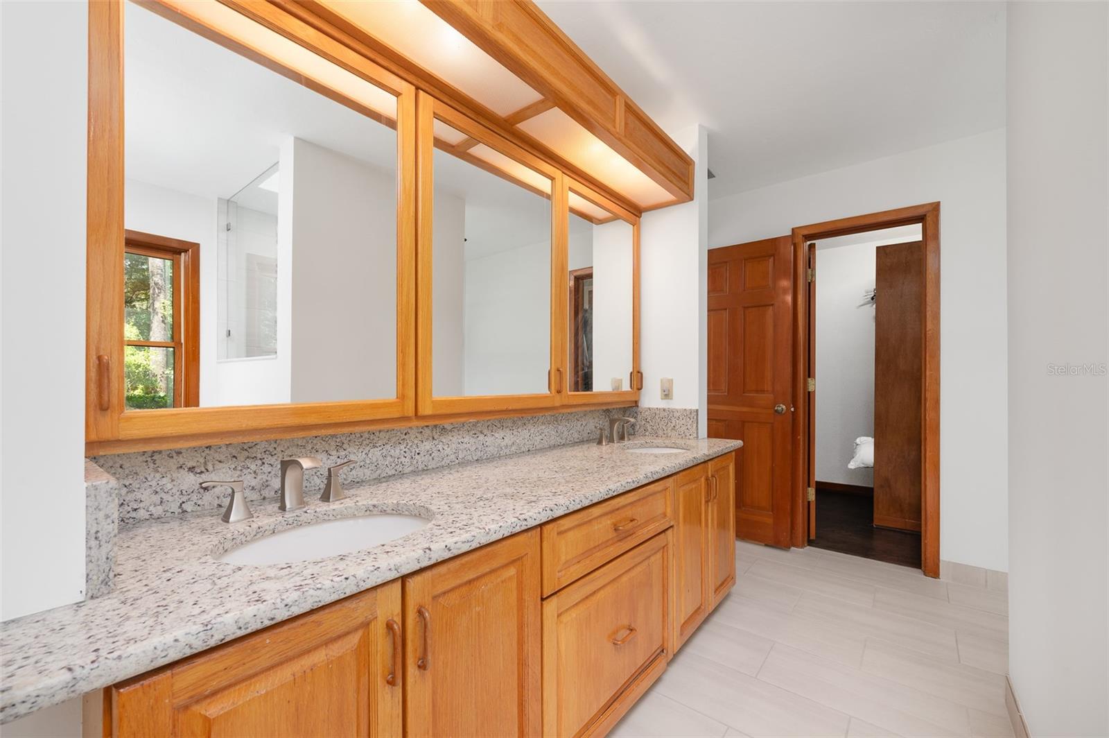 TOMOCA HILLS - Residential Lease