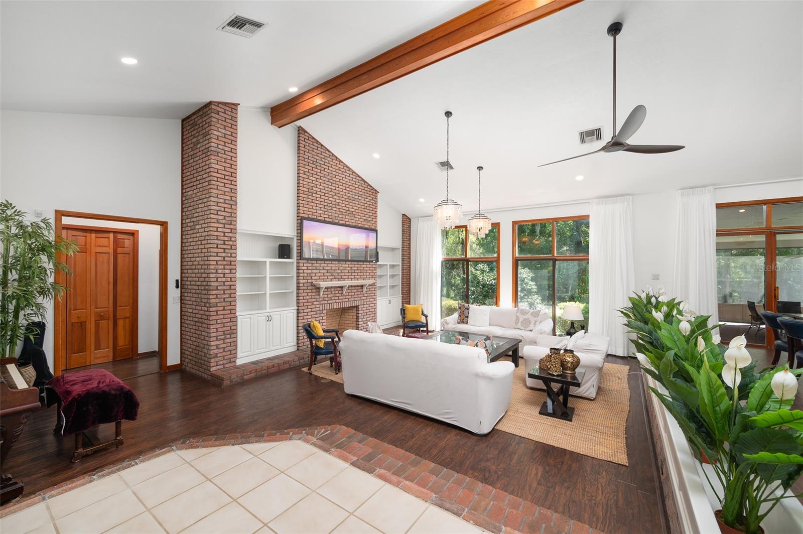 TOMOCA HILLS - Residential Lease