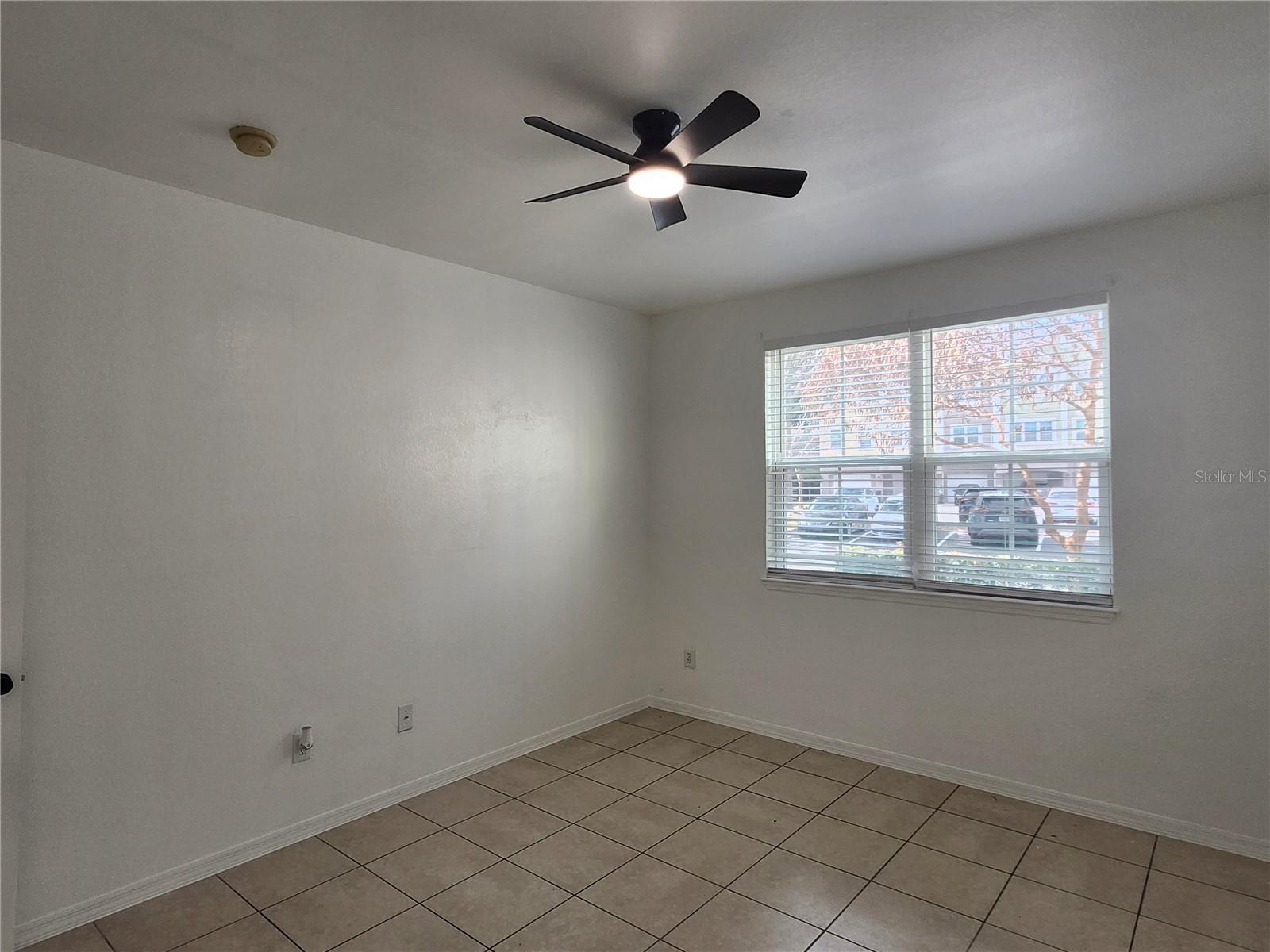 HAMPTONS/METROWEST CONDO PH 2 - Residential