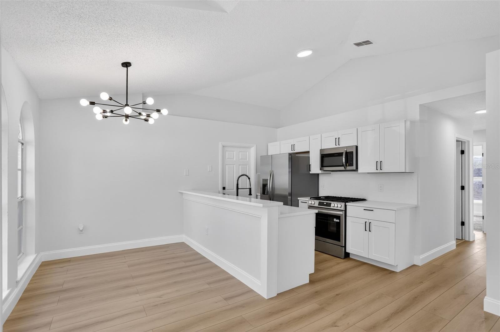 PINE RIDGE HOLLOW EAST PH 01 REP - Residential