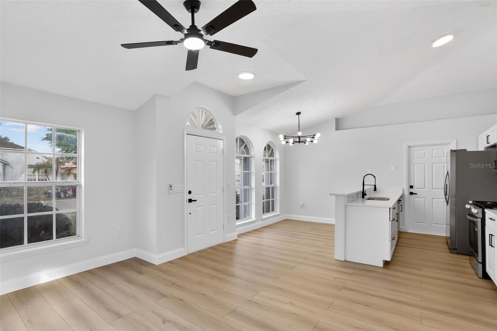 PINE RIDGE HOLLOW EAST PH 01 REP - Residential