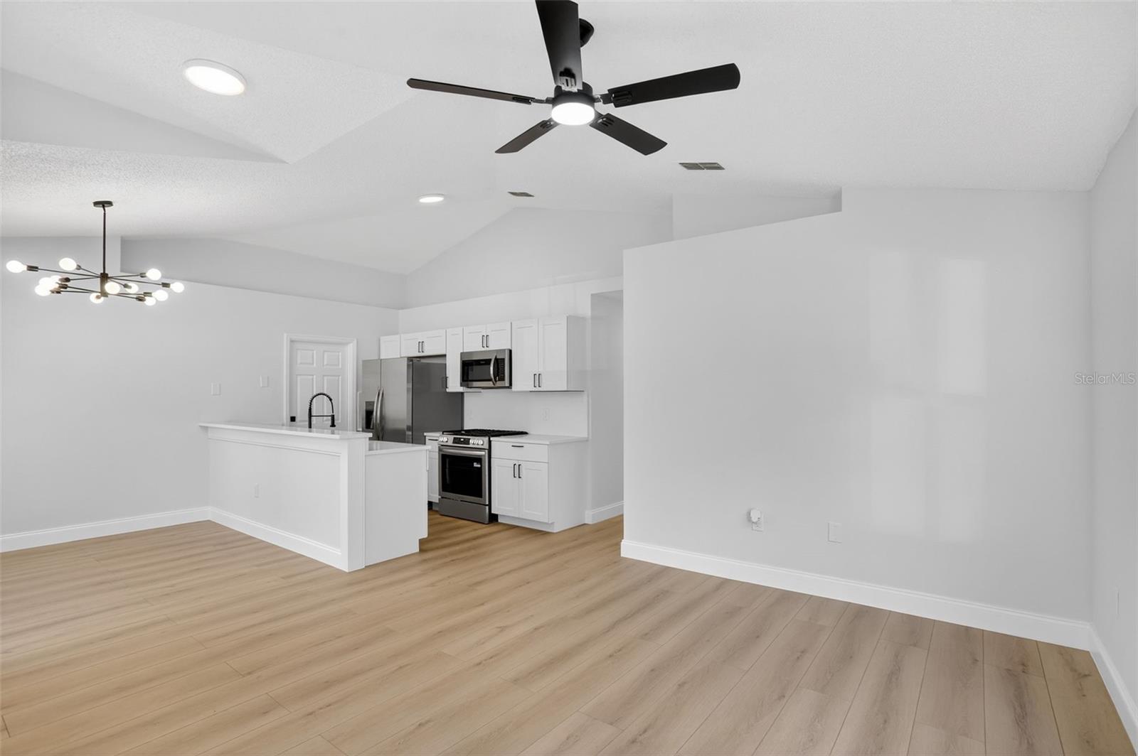 PINE RIDGE HOLLOW EAST PH 01 REP - Residential