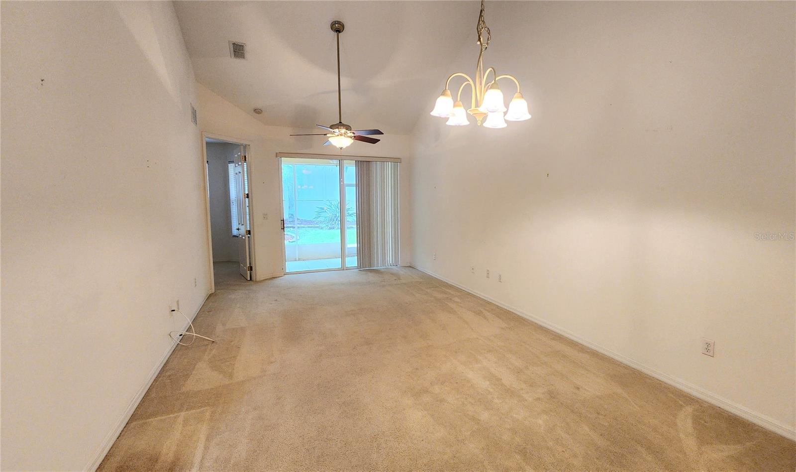 642 SPRING LAKE CIRCLE