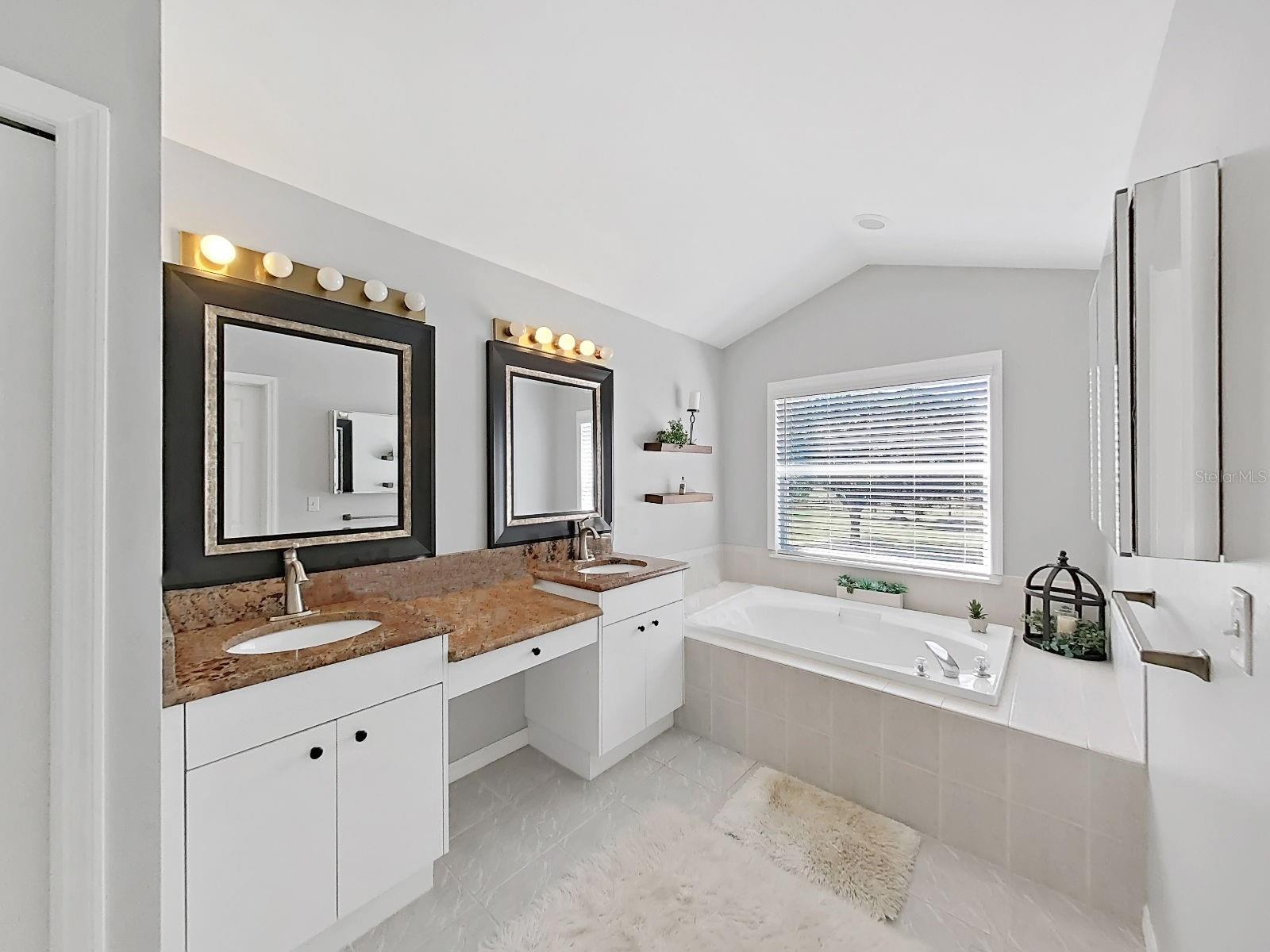 MISTY WOODS - Residential