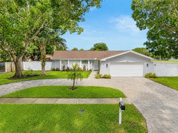 3276 FOX HILL DRIVE CLEARWATER FL 33761