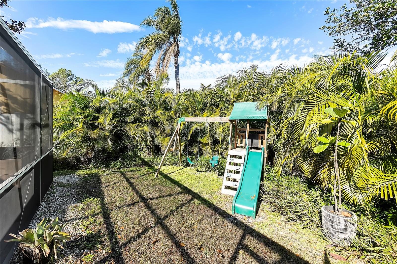 SARABAY WOODS - Residential