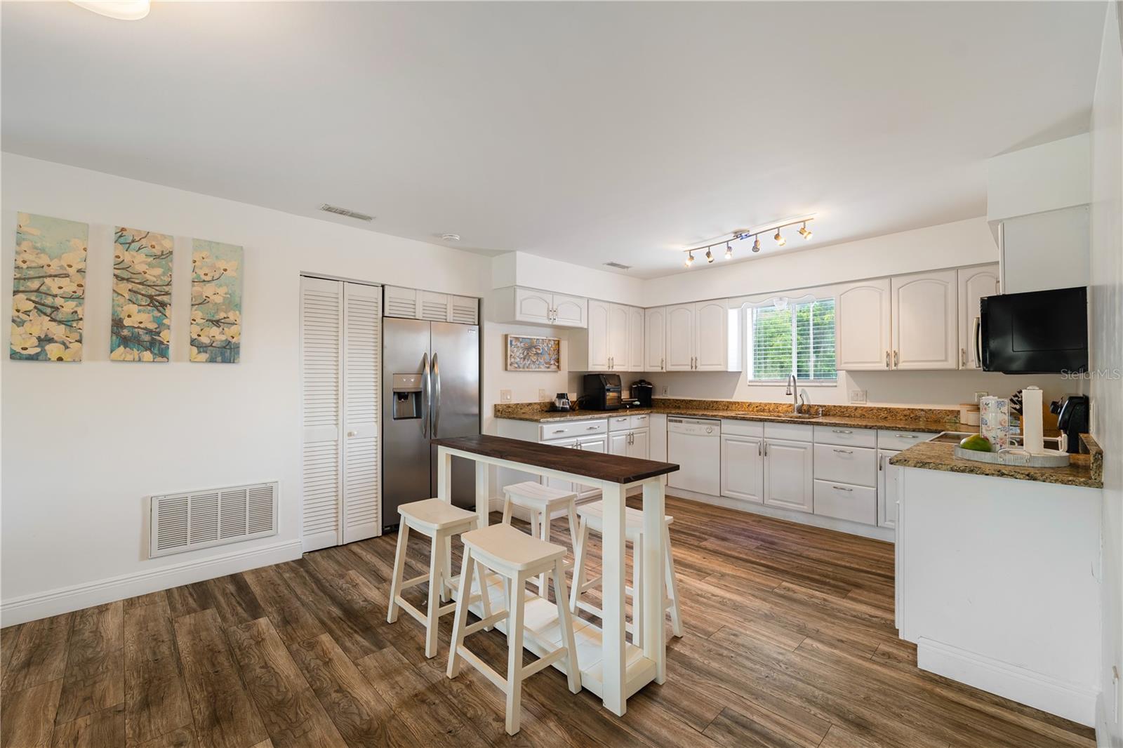 Photo 6 of 23 of 4036 CORTEZ DRIVE D condo