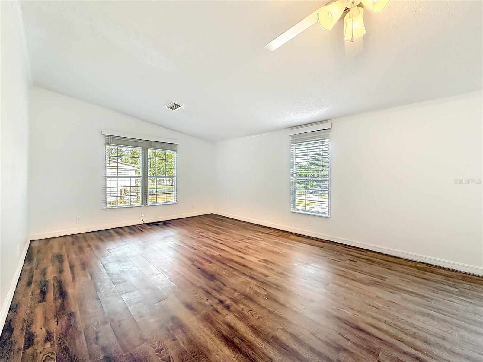 LAKE WEIR HARBOR ESTATE - Residential