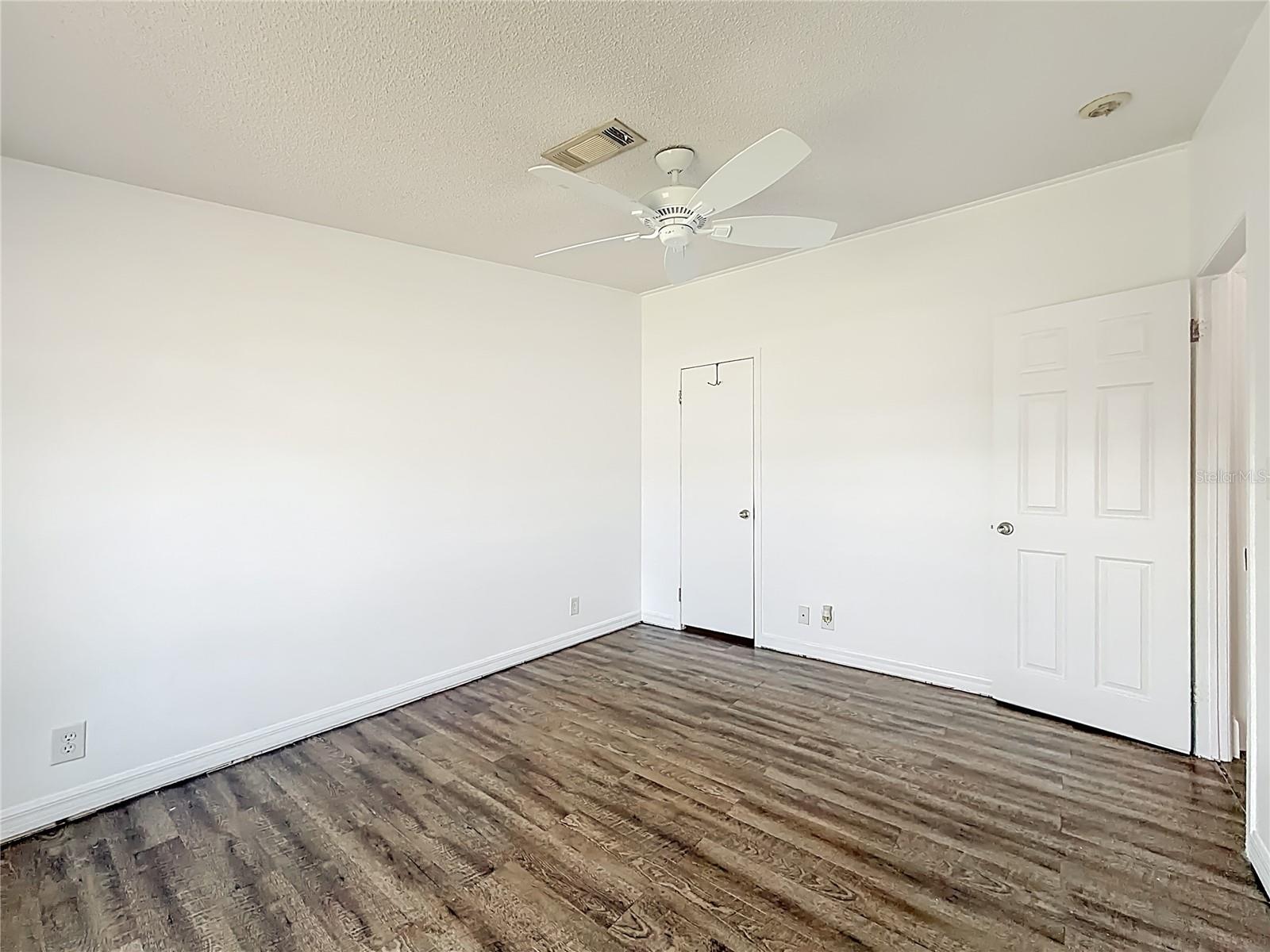 LAKE WEIR HARBOR ESTATE - Residential