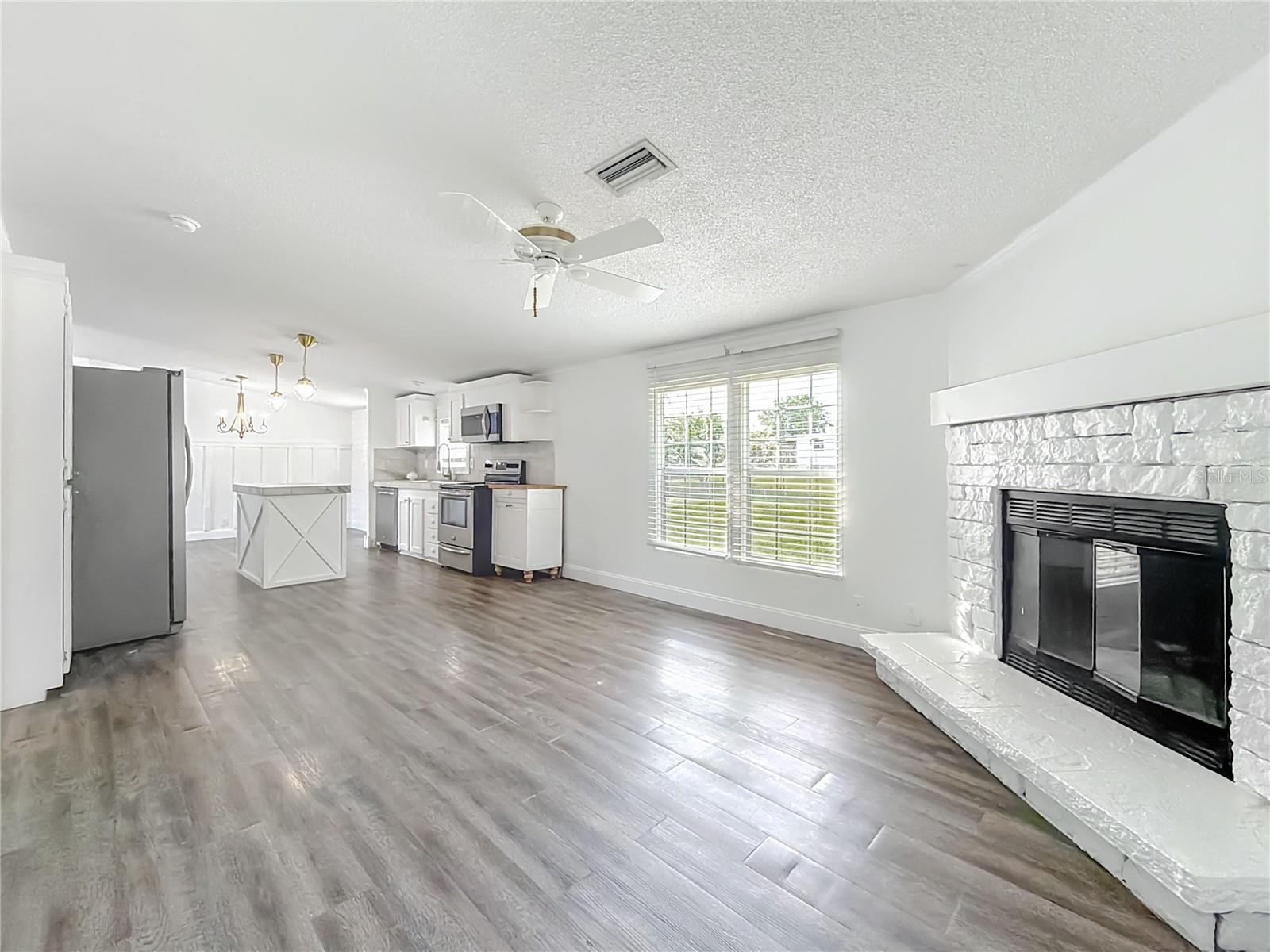 LAKE WEIR HARBOR ESTATE - Residential