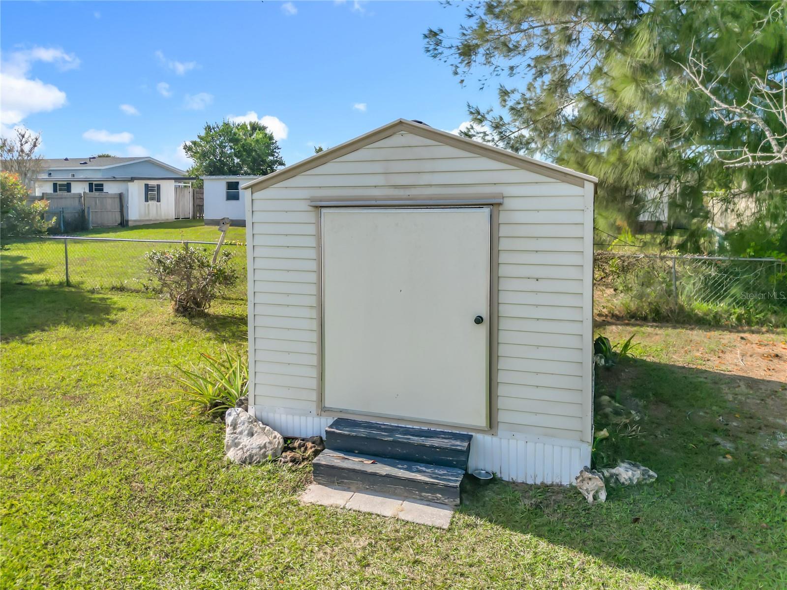 LAKE WEIR HARBOR ESTATE - Residential
