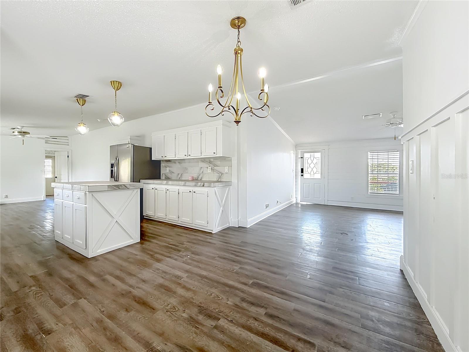 LAKE WEIR HARBOR ESTATE - Residential