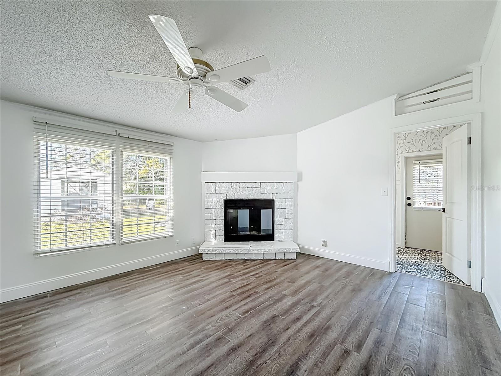 LAKE WEIR HARBOR ESTATE - Residential