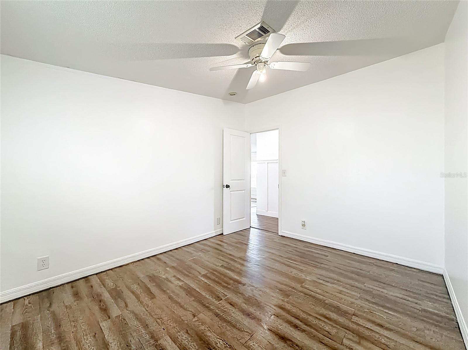 LAKE WEIR HARBOR ESTATE - Residential