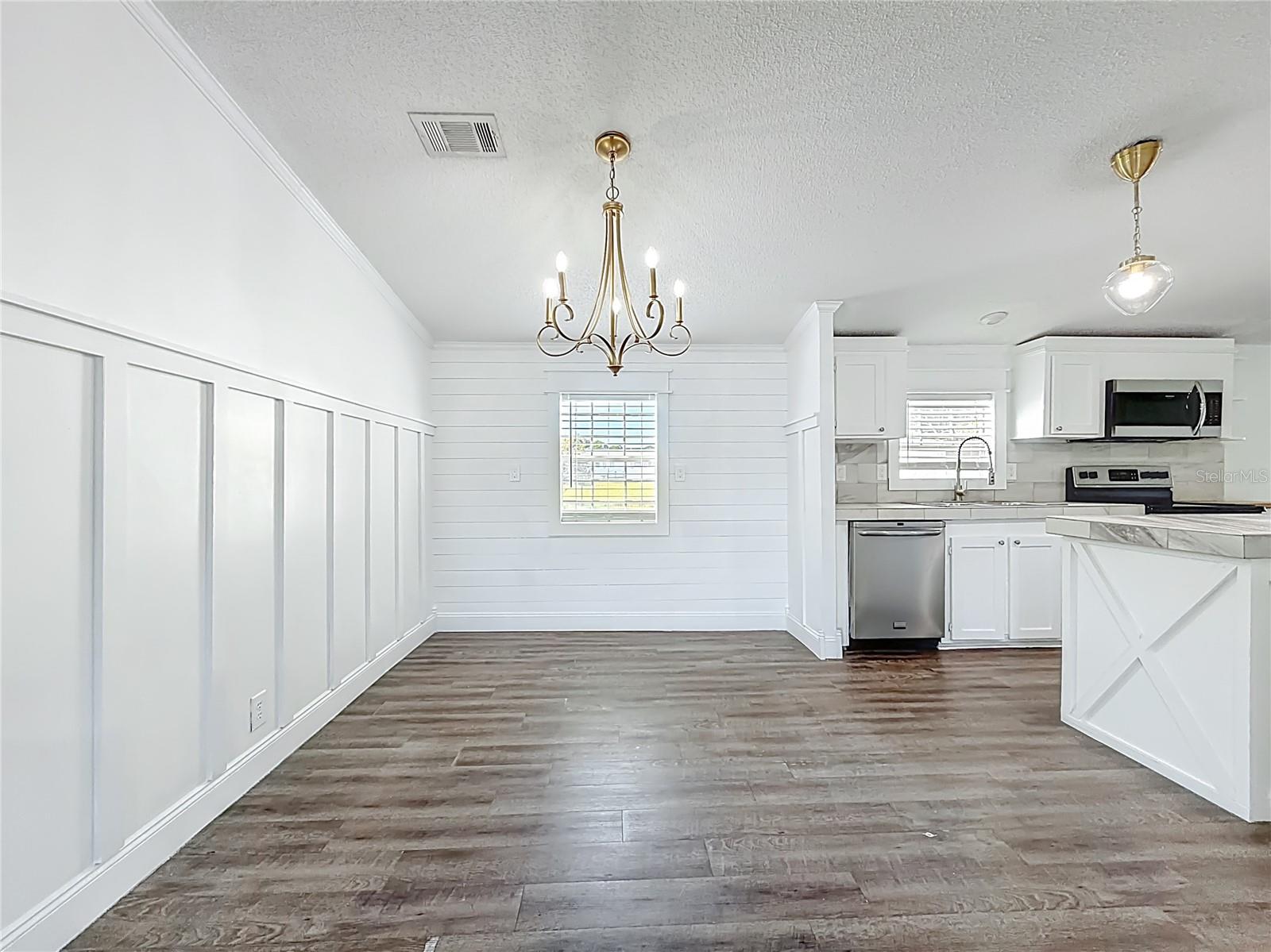 LAKE WEIR HARBOR ESTATE - Residential